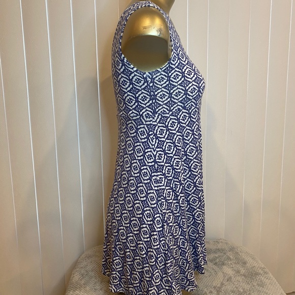 Light airy dress - Picture 2 of 5